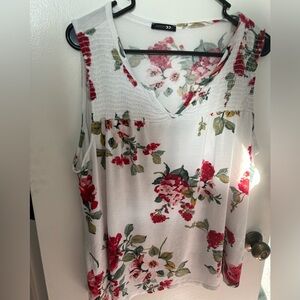 White and floral womens tank top blouse size 1X.